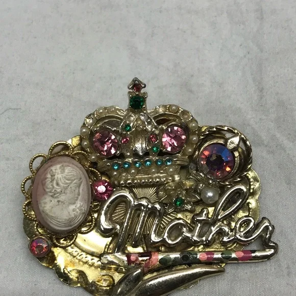 Rare vintage gold tone MOTHER brooch pin with rhinestones cameo crystals wow!